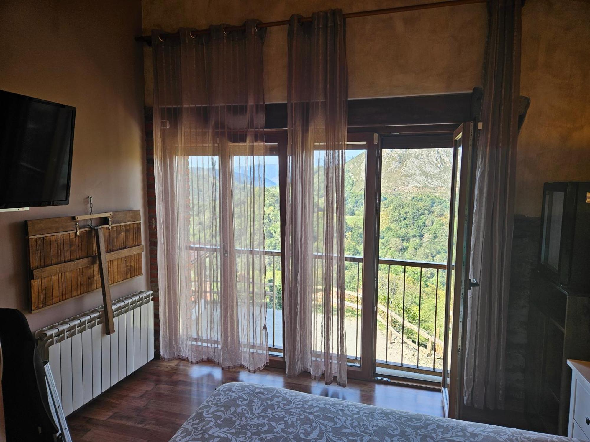 Hotel Granja Paraiso, Oasis Rural & Bienestar Onís Esterno foto
